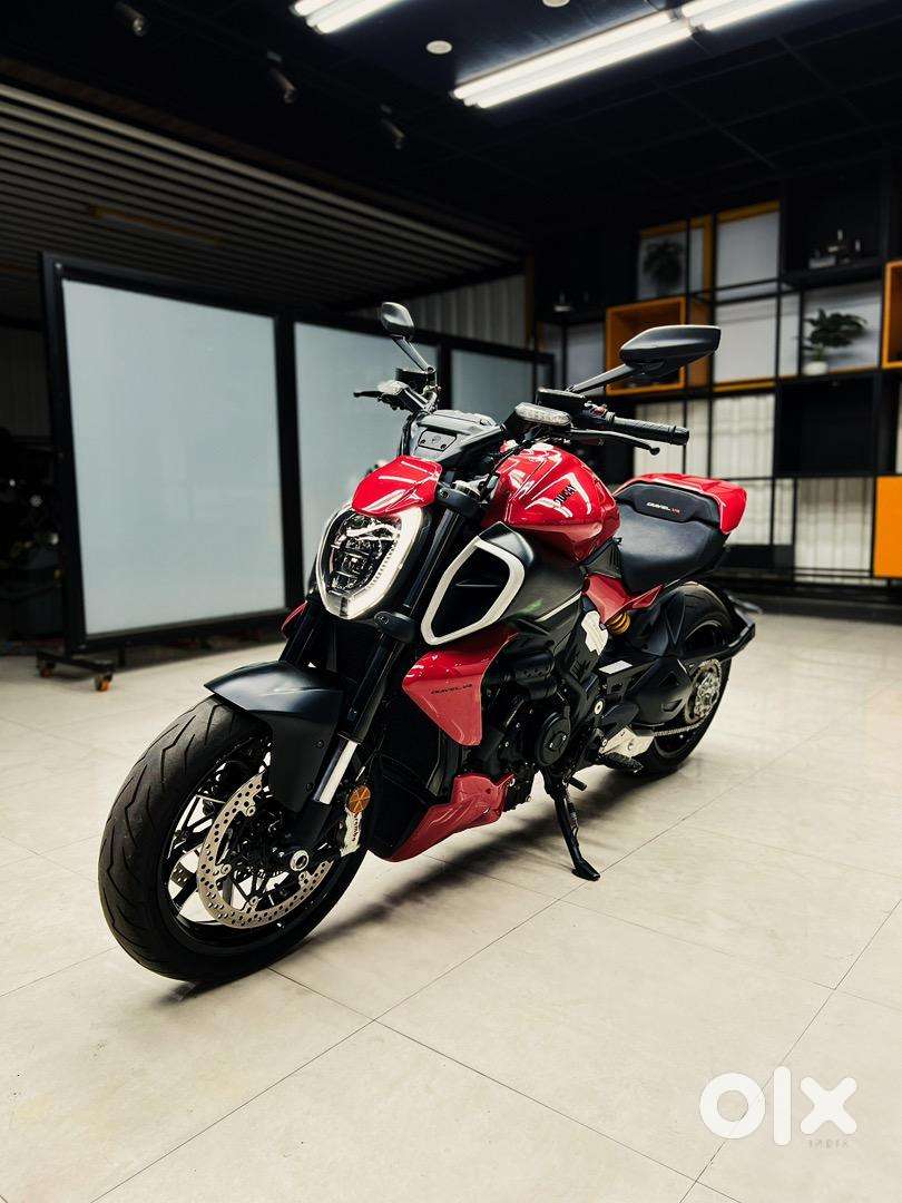Ducati Diavel V4