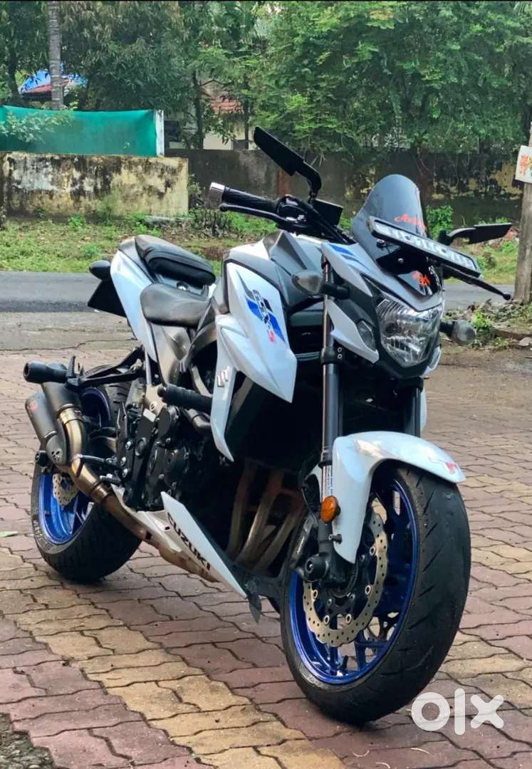 Suzuki GSX-S750
