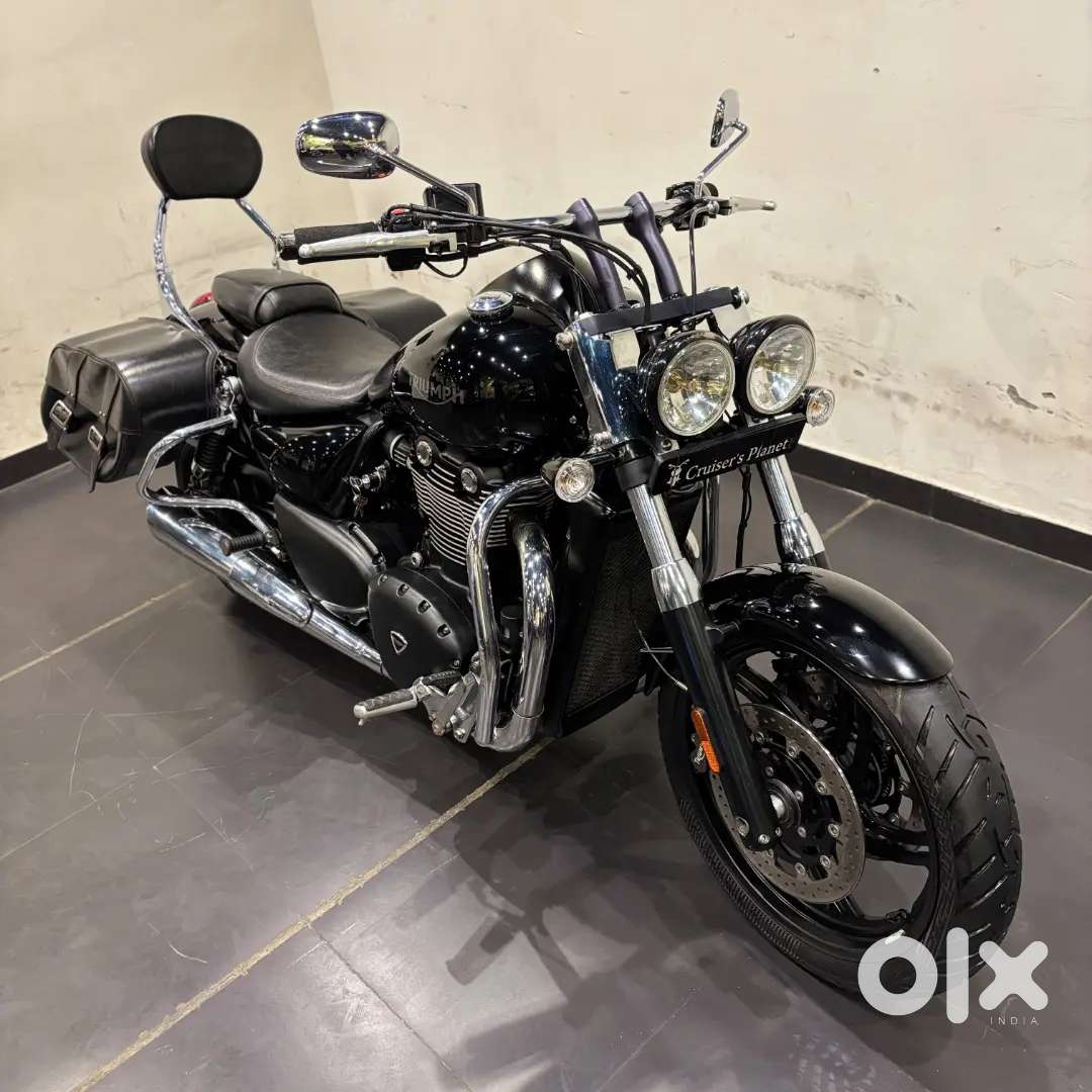 Triumph Thunderbird Storm