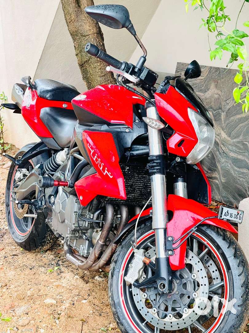 Benelli TNT 600