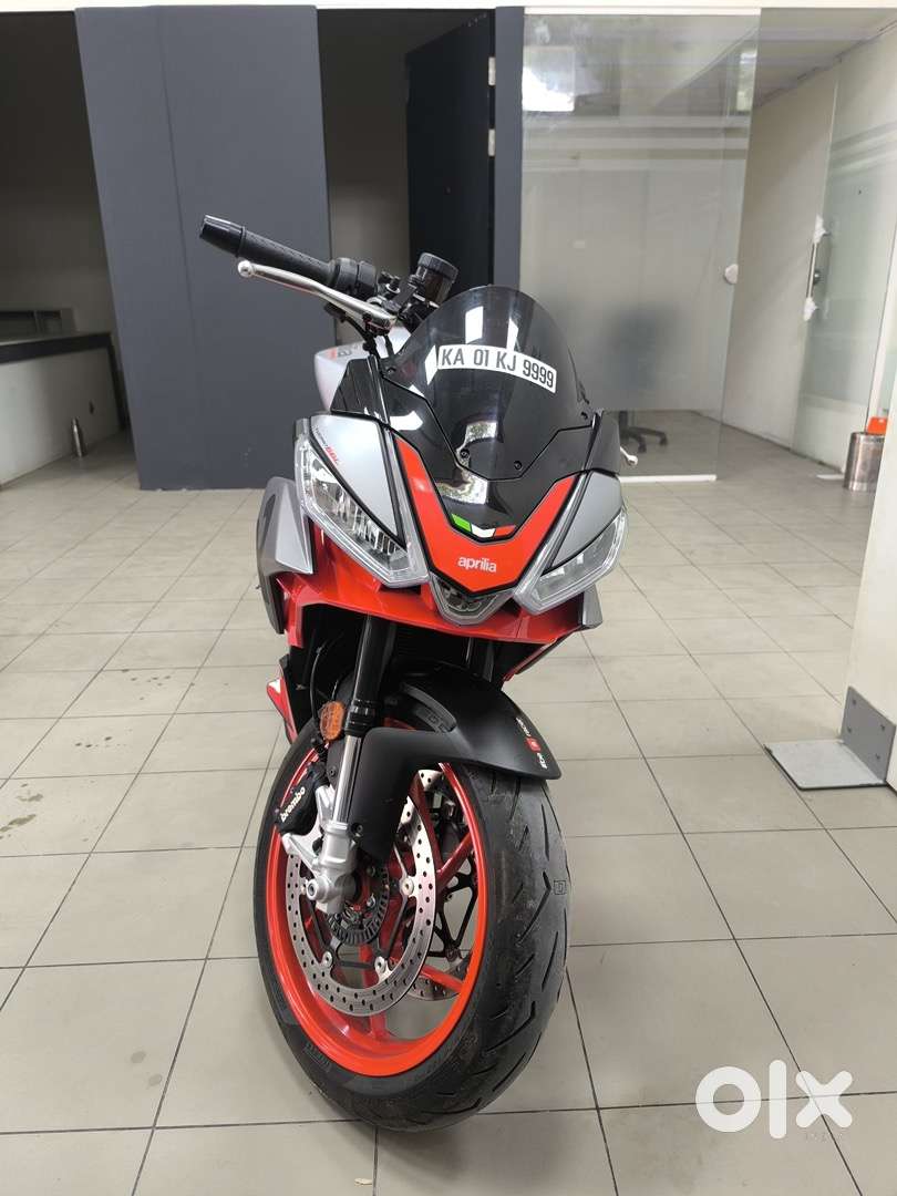 Aprilia Tuono 660