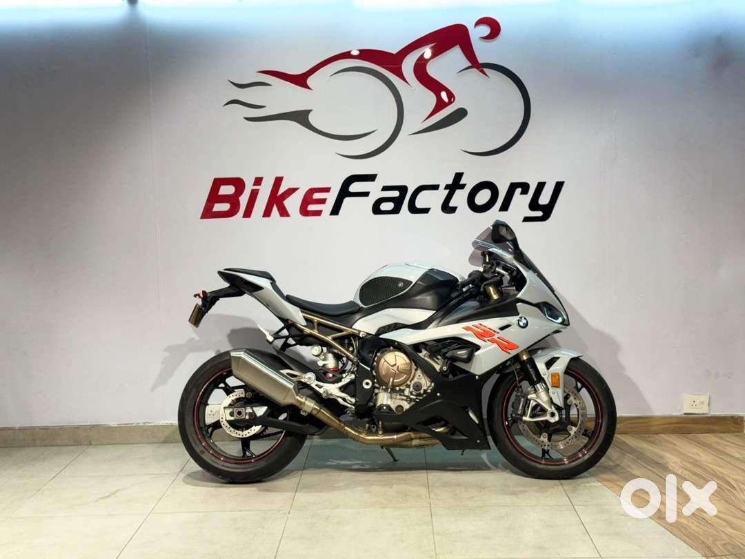 BMW S 1000 RR — photo 1 of 4